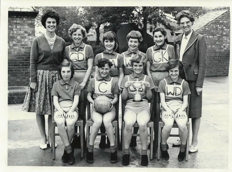 1963 Netball Team.jpg