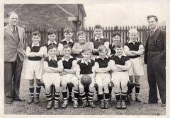 1953-54 Junior school team.jpg