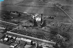 britain_from_above_.org_.uk A Pit aerial shot 1924.jpg